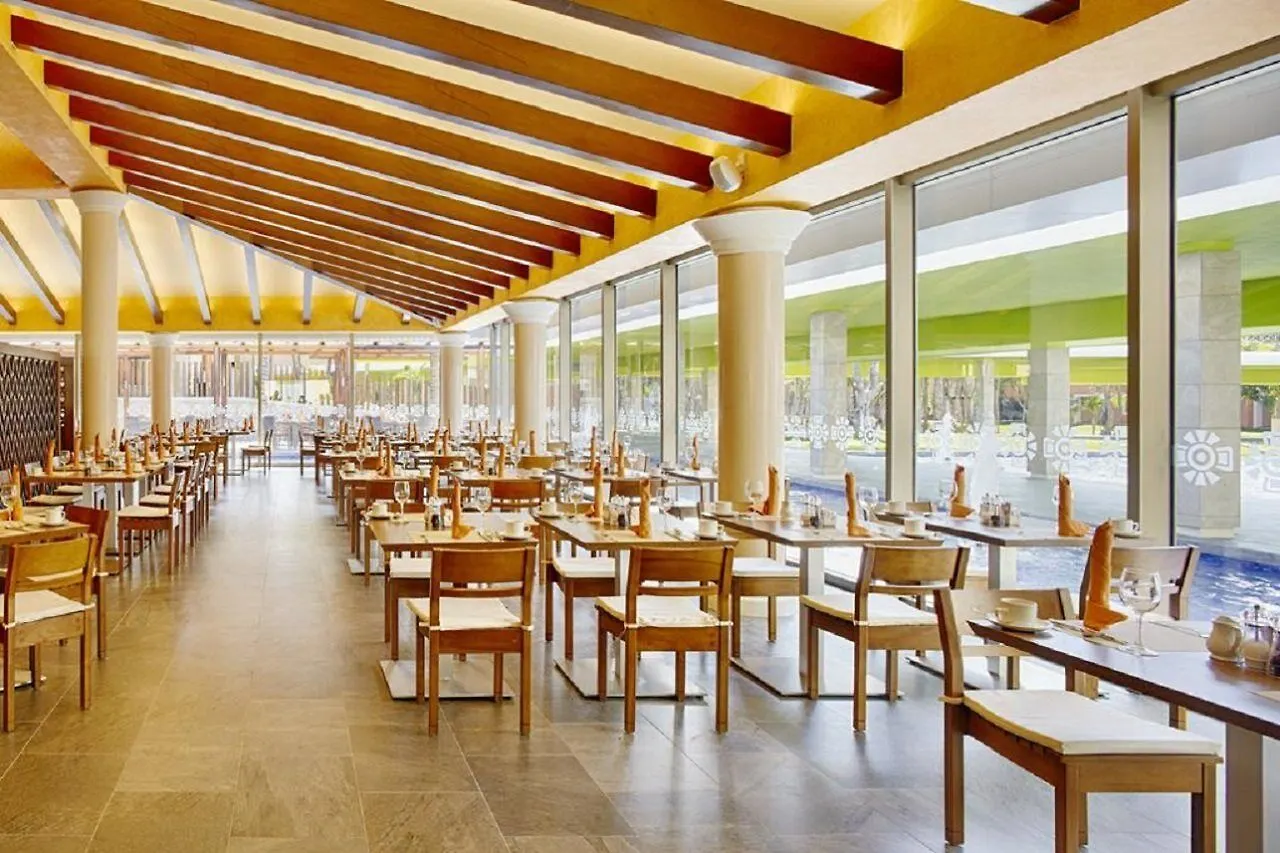 Hotel Barcelo Maya Grand Resort